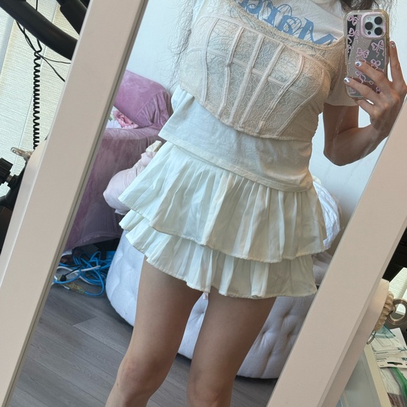 MISGUIDED LACE CORSET IN CREAM - Picture 8 of 8